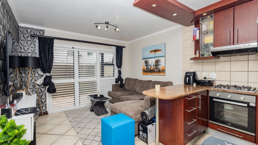 1 Bedroom Property for Sale in Table View Western Cape